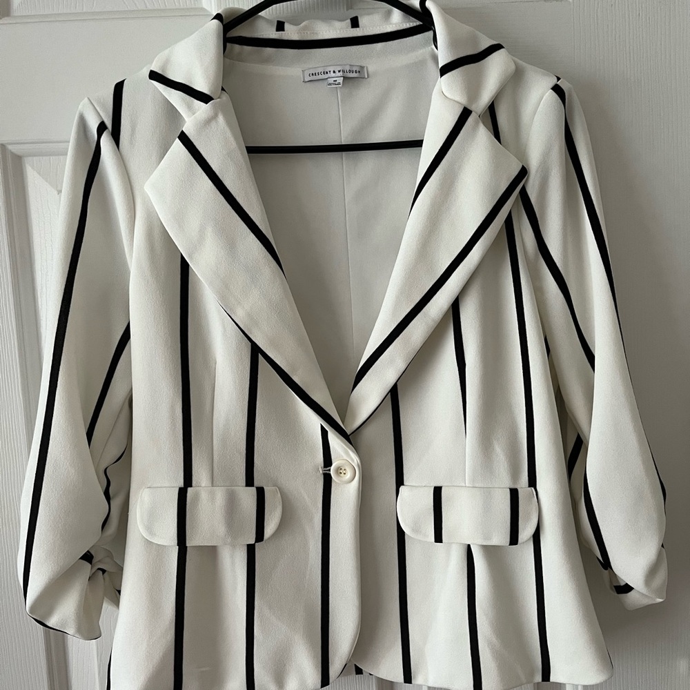 Crescent & Willough M B&W Striped Blazer